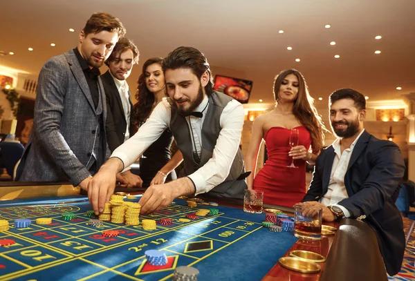 Key Features to Consider When Comparing top online casinos