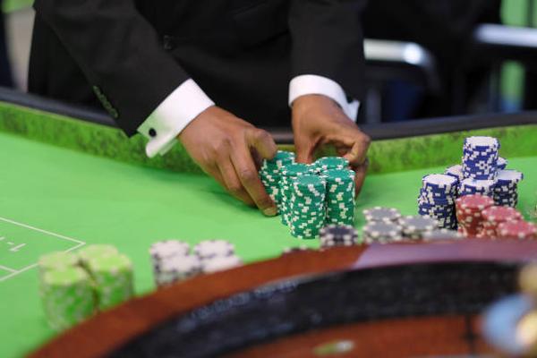 Enjoy Card Games at online casinos Singapore for Players